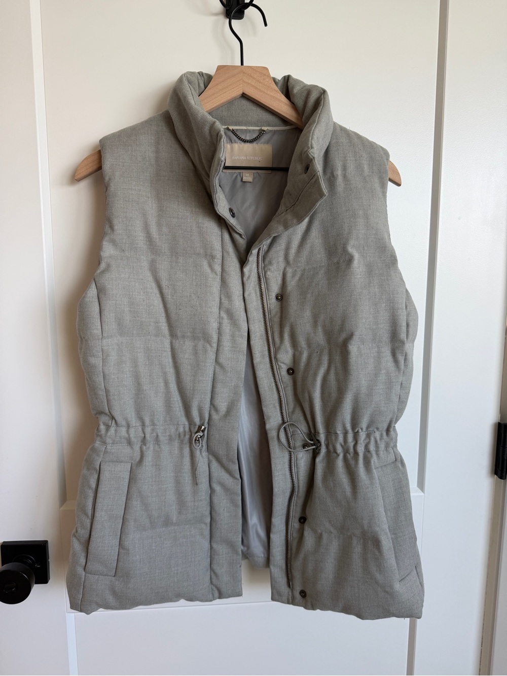 Banana Republic Light Gray Quilted Puffer Vest with Waist Cinch - Women, Sz Med